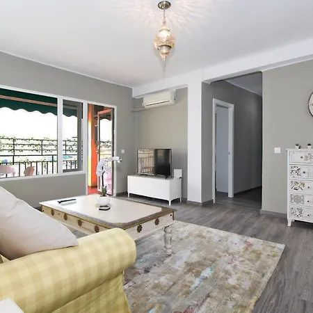 Del Parque Flats - San Millan Apartment