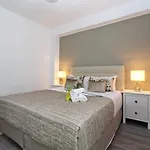 Del Parque Flats - San Millan 公寓