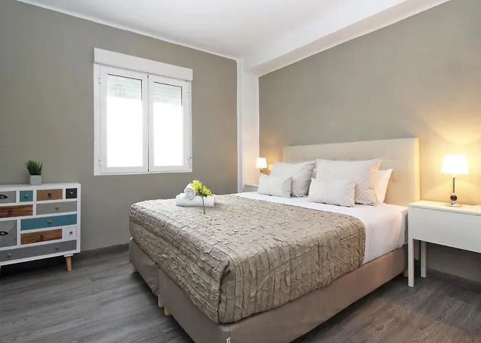 Del Parque Flats - San Millan Apartment Malaga