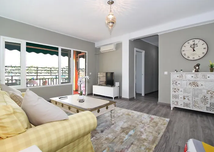 Del Parque Flats - San Millan Apartment