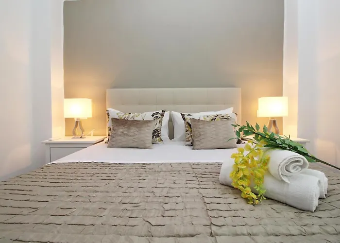 Del Parque Flats - San Millan Apartment